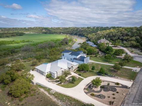 371 River Cliff Spring Branch TX 78070