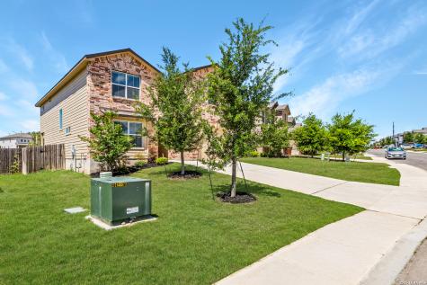 1011 Pacific Monarch San Antonio TX 78253