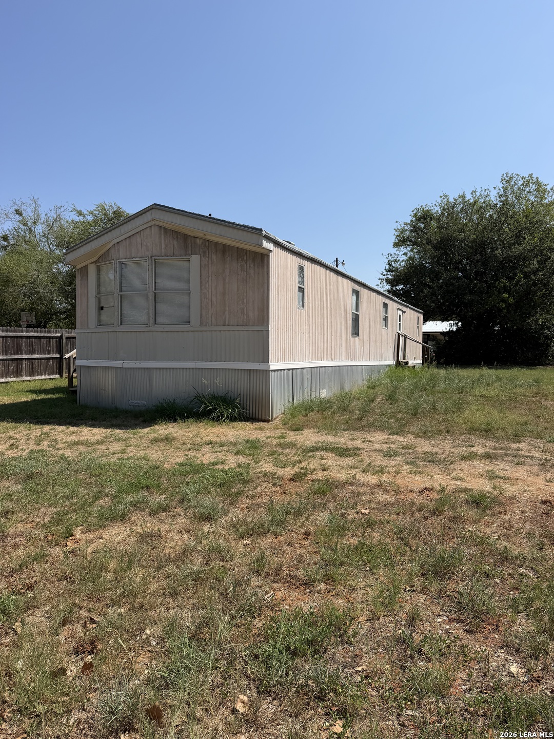 1606 The Lane Pleasanton TX 78064