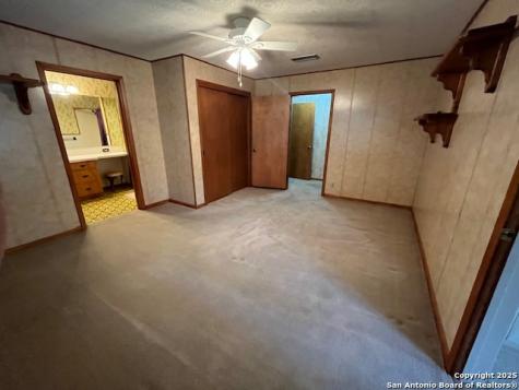 1120 Avenue D Shiner TX 77984