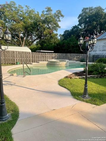 1120 Avenue D Shiner TX 77984