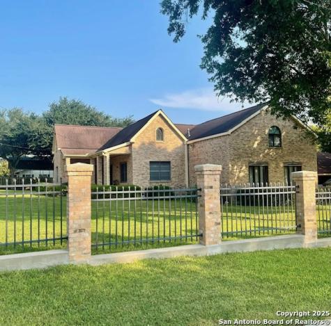 1120 Avenue D Shiner TX 77984