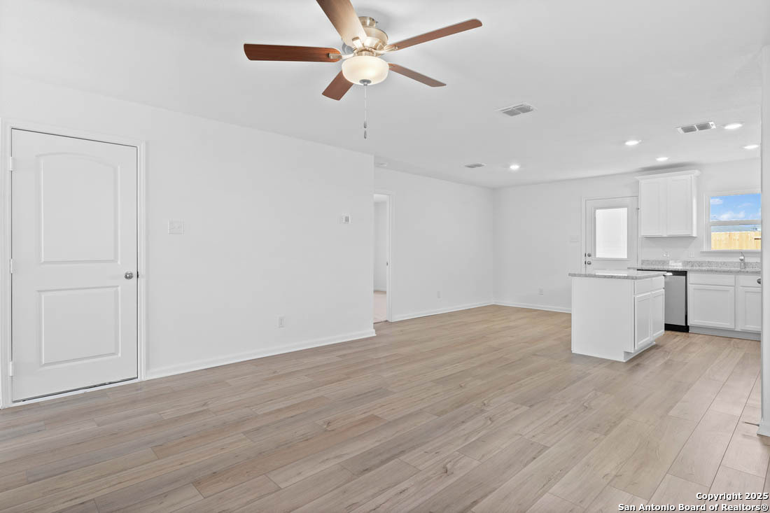 3419 Warlow Branch San Antonio TX 78109