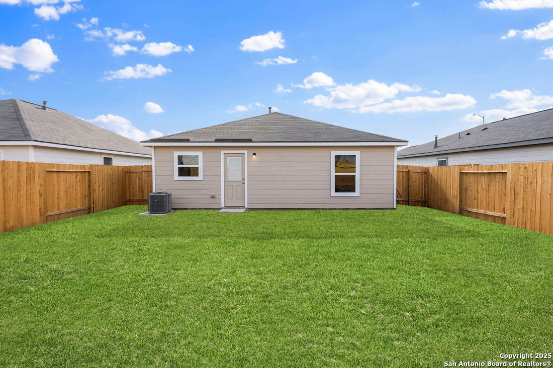 3419 Warlow Branch San Antonio TX 78109