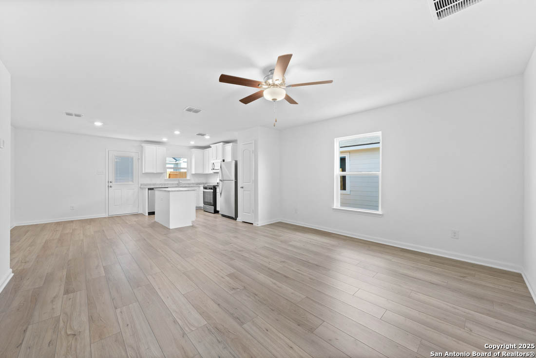 3419 Warlow Branch San Antonio TX 78109
