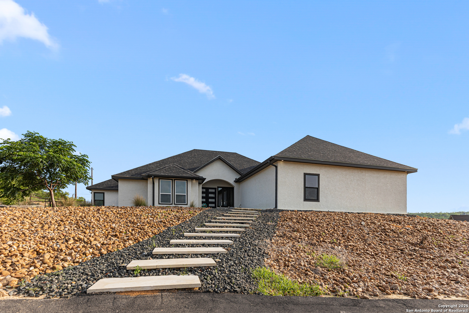 397 County Road 367 Hondo TX 78861