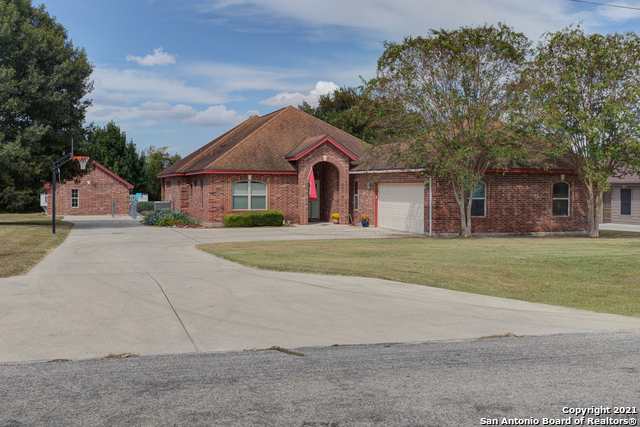 335 Oak Springs Drive Seguin TX 78155