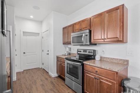 129 N Jasper Kerrville TX 78028