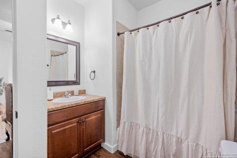 129 N Jasper Kerrville TX 78028