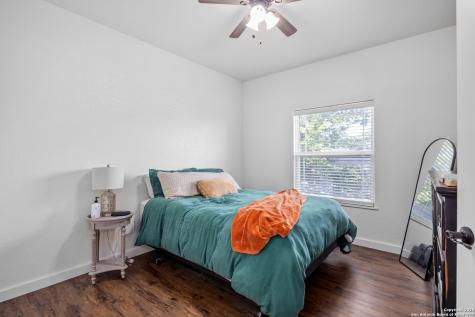 129 N Jasper Kerrville TX 78028