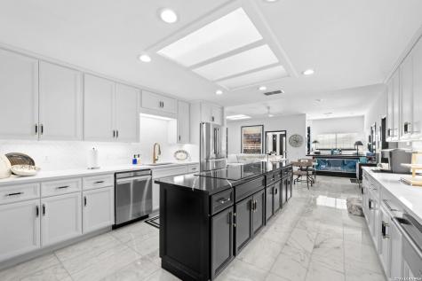 13903 Bluffoak San Antonio TX 78216