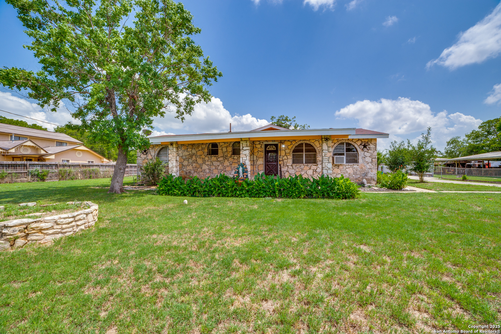 606 W Baetz Boulevard San Antonio TX 78221
