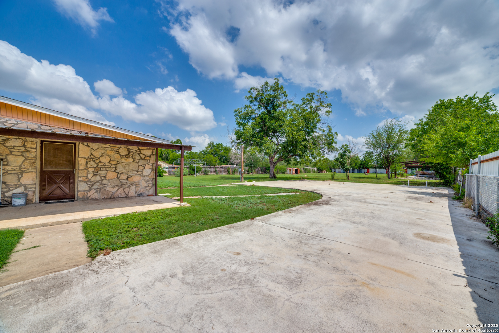 606 W Baetz Boulevard San Antonio TX 78221