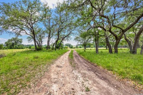 1047 Lonesome Canyon Lake TX 78133