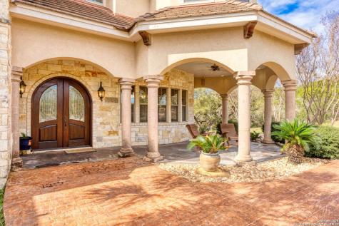 192 County Road 2812 Mico TX 78056