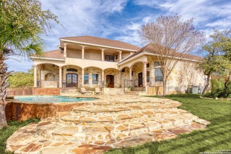 192 County Road 2812 Mico TX 78056