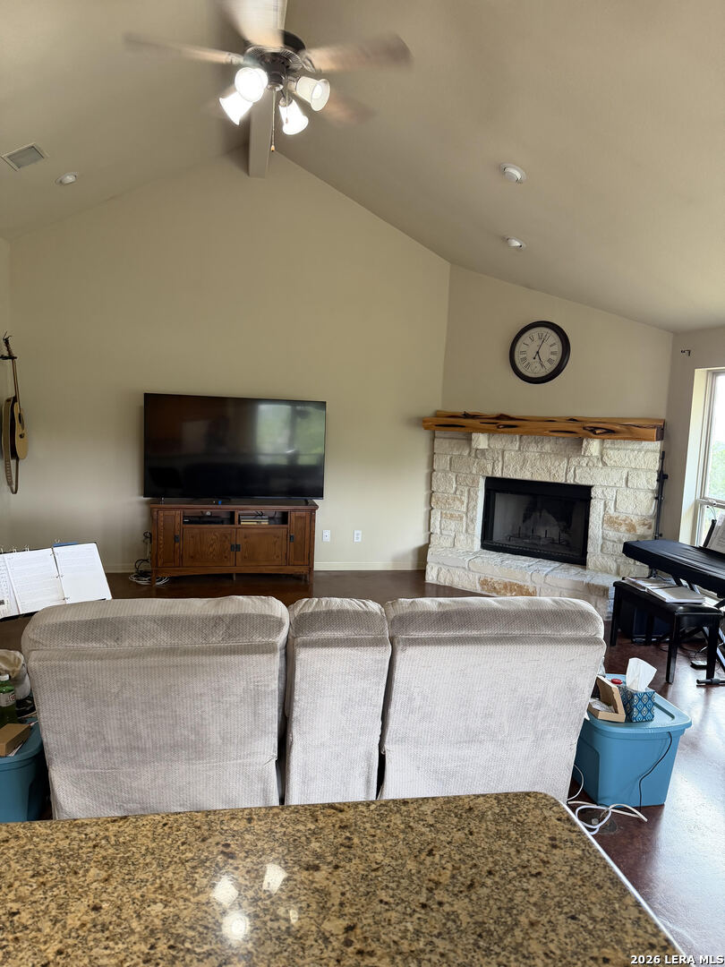 421 Armadillo Trail Drive E Comfort TX 78013