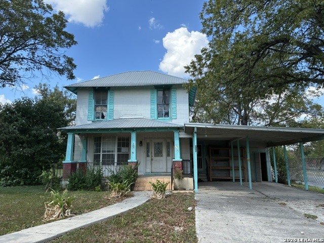 136 E Doughty Street Uvalde TX 78801