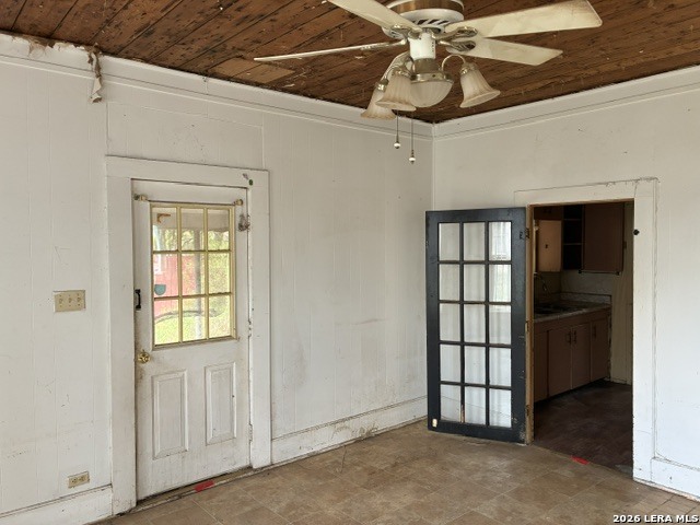 136 E Doughty Street Uvalde TX 78801
