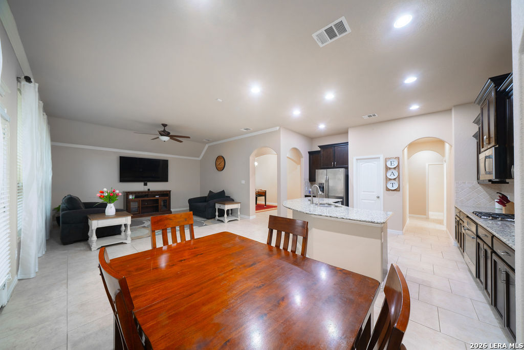 803 Gold Beauty San Antonio TX 78245