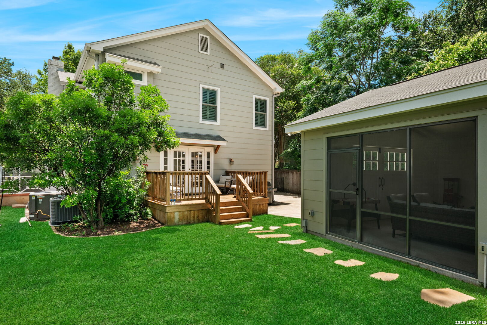 405 Canterbury Hill Terrell Hills TX 78209