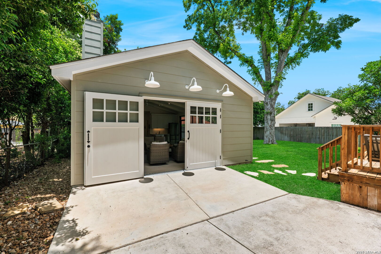405 Canterbury Hill Terrell Hills TX 78209