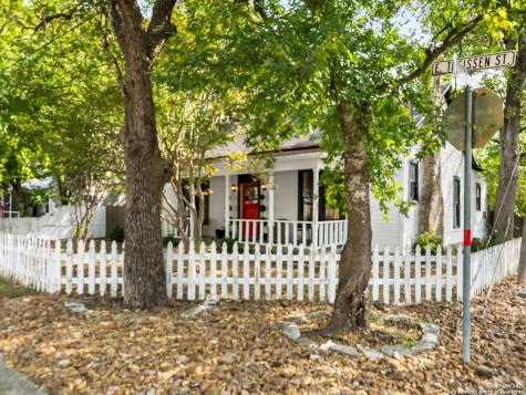 701 E Theissen Street Boerne TX 78006