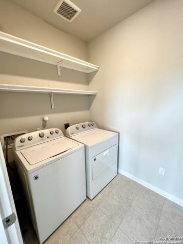 4823 Cambridge Park Converse TX 78109