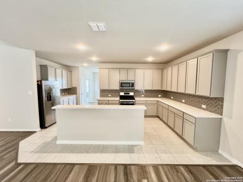 4823 Cambridge Park Converse TX 78109