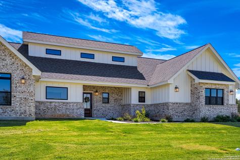 156 Firewheel Loop Floresville TX 78114