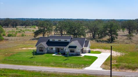 156 Firewheel Loop Floresville TX 78114
