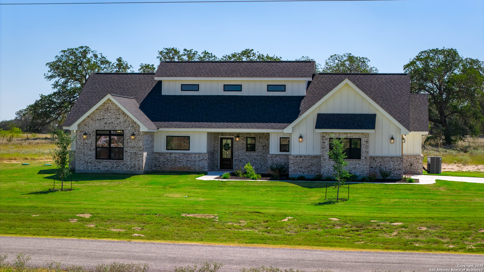 156 Firewheel Loop Floresville TX 78114