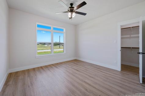 156 Firewheel Loop Floresville TX 78114
