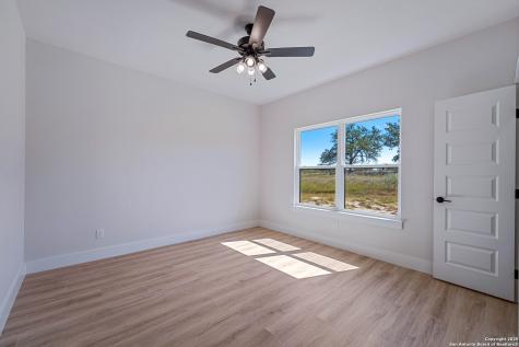 156 Firewheel Loop Floresville TX 78114