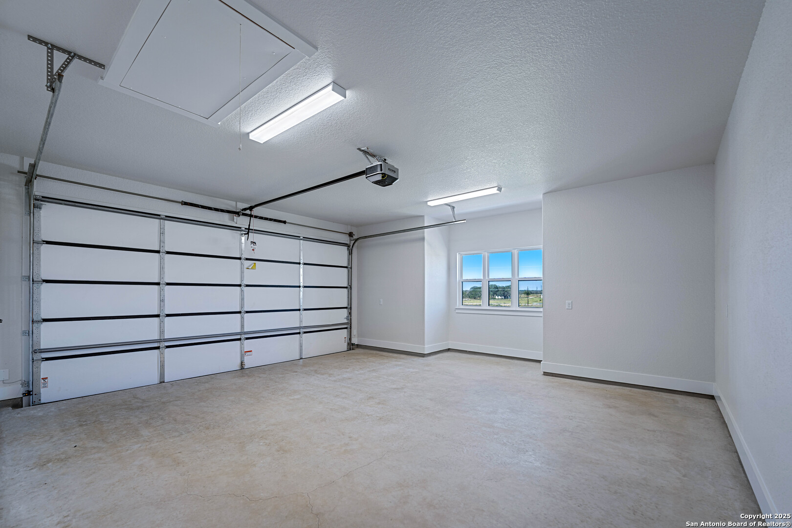 156 Firewheel Loop Floresville TX 78114