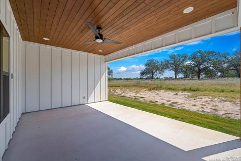156 Firewheel Loop Floresville TX 78114