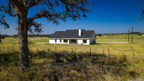 156 Firewheel Loop Floresville TX 78114