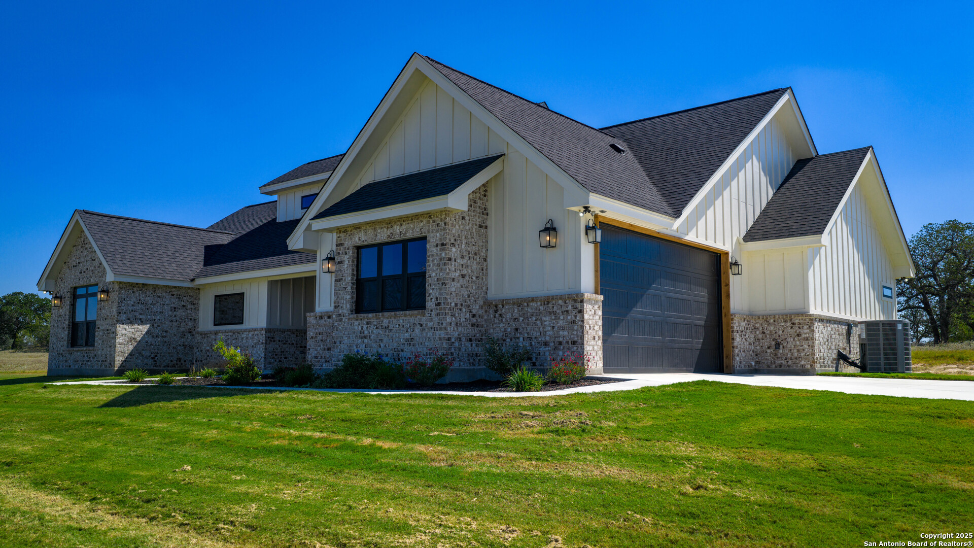 156 Firewheel Loop Floresville TX 78114