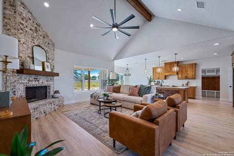 156 Firewheel Loop Floresville TX 78114