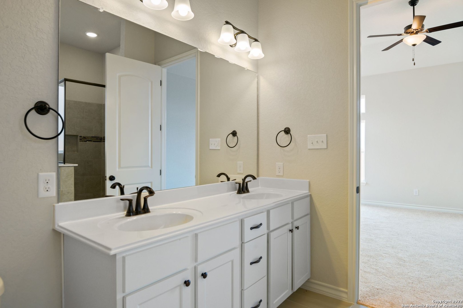 6414 Lowrie San Antonio TX 78239