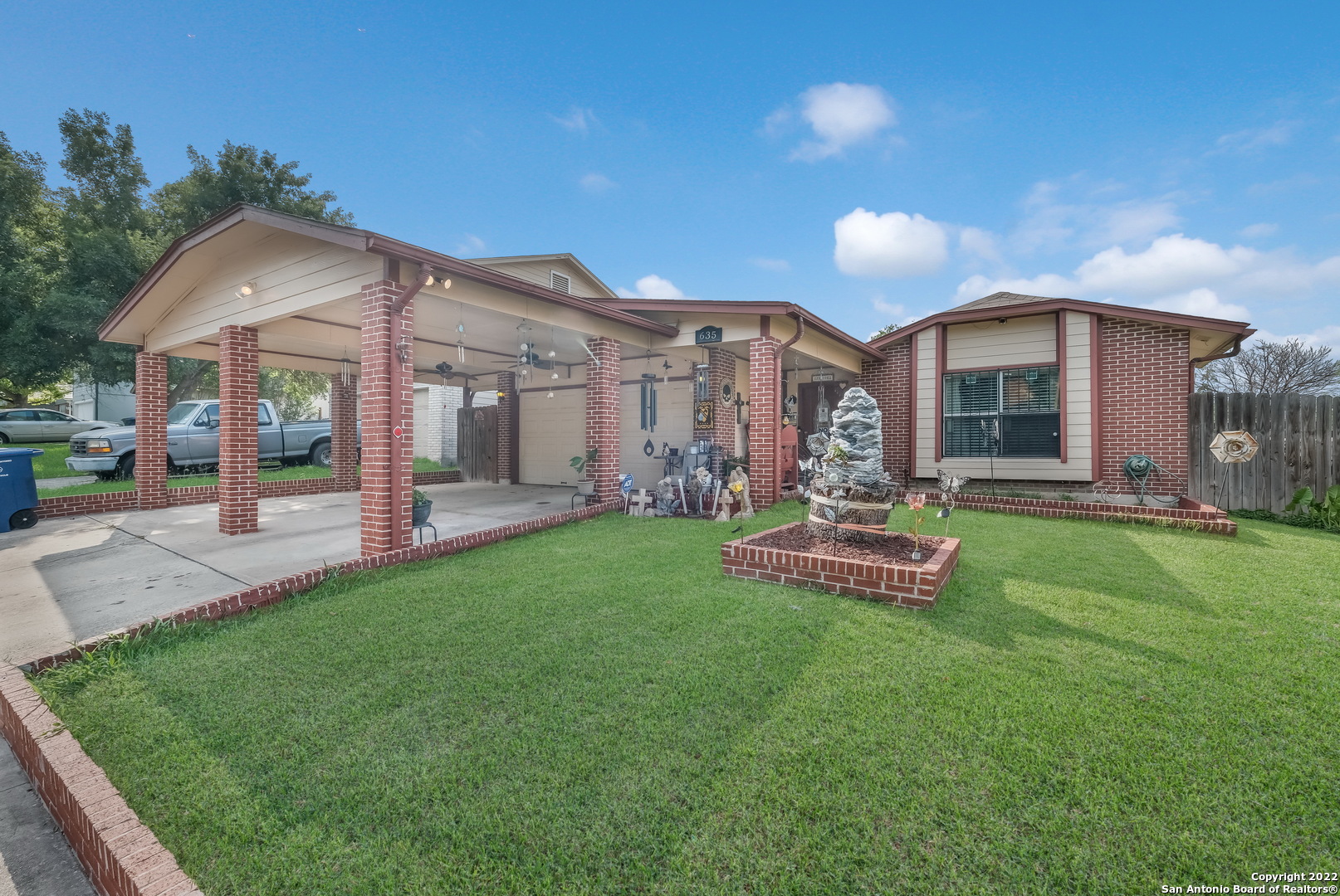 635 Cypresscliff Drive San Antonio TX 78245