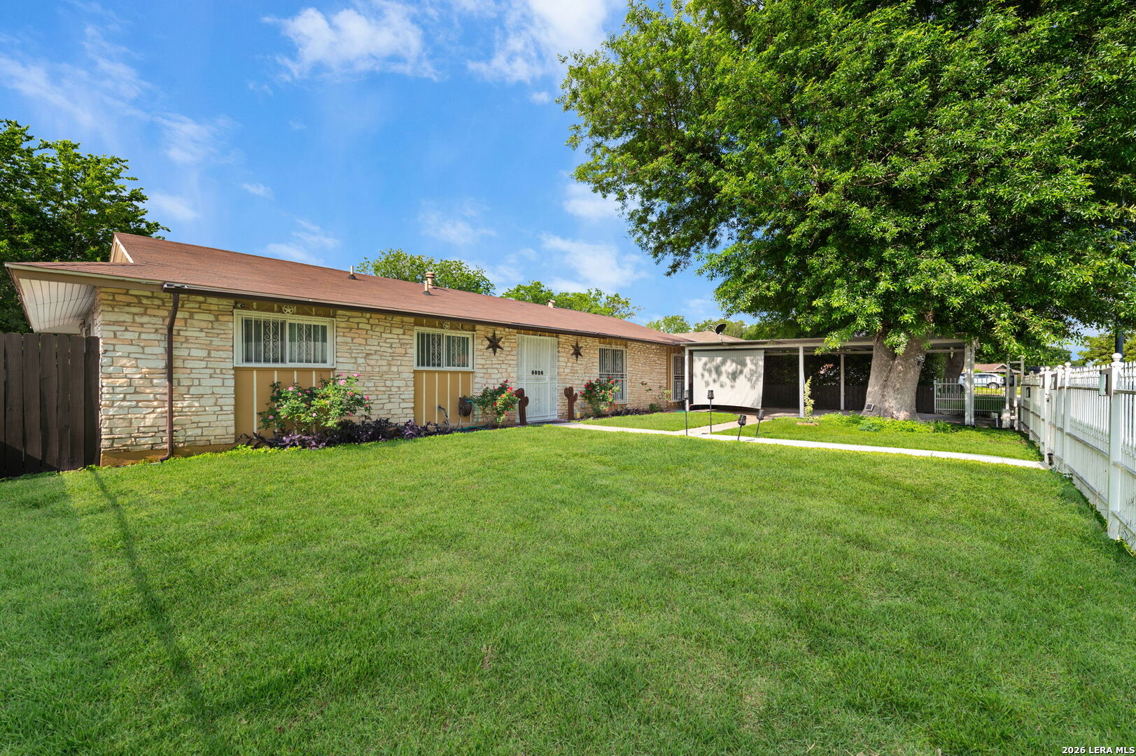 5826 Castle Brook Drive San Antonio TX 78218