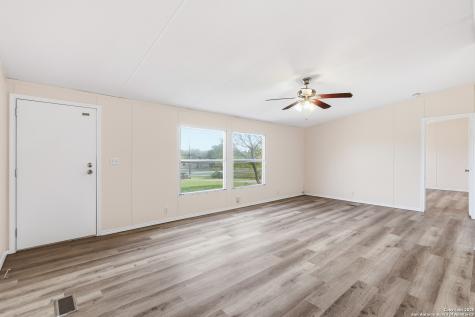 22411 Savannah Heights Von Ormy TX 78073