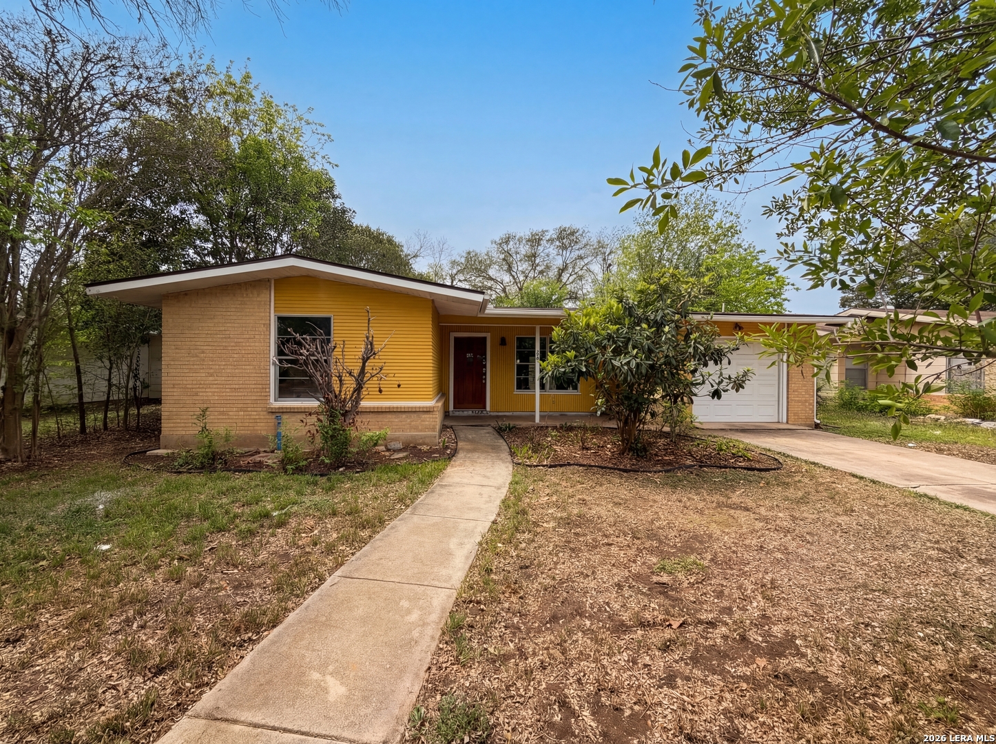 125 Scott Universal City TX 78148