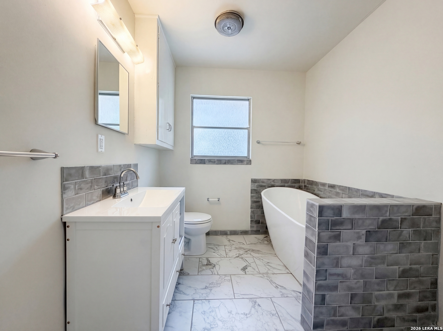 125 Scott Universal City TX 78148