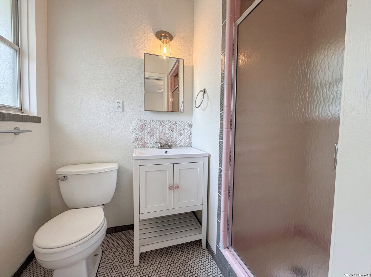 125 Scott Universal City TX 78148