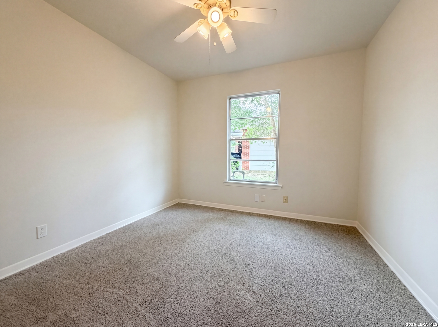 125 Scott Universal City TX 78148