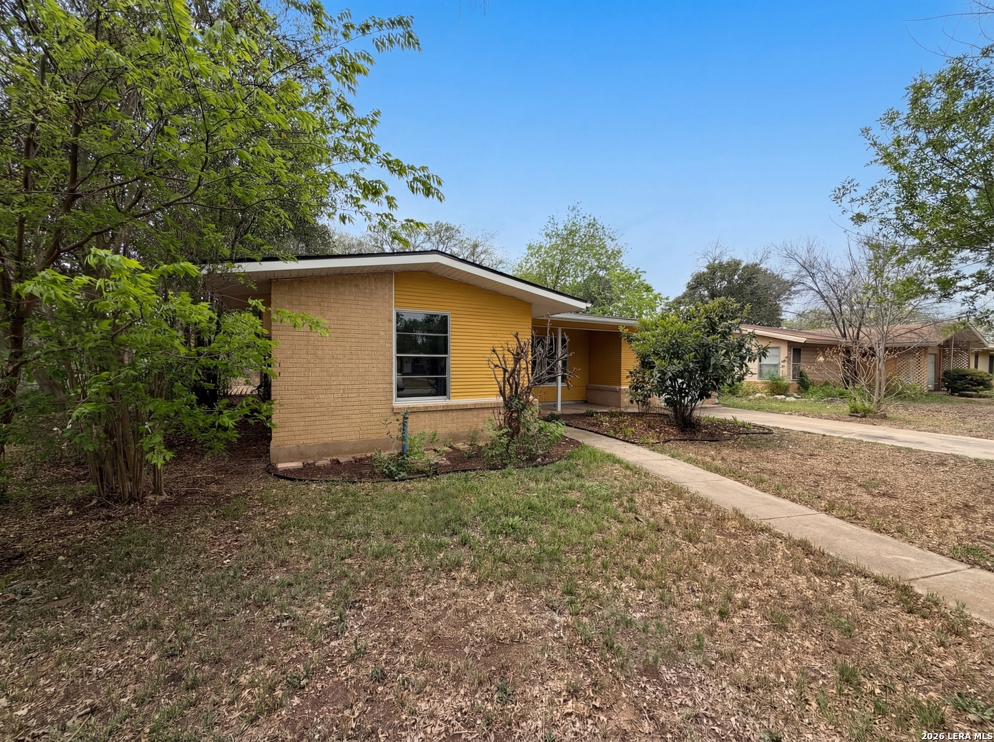 125 Scott Universal City TX 78148
