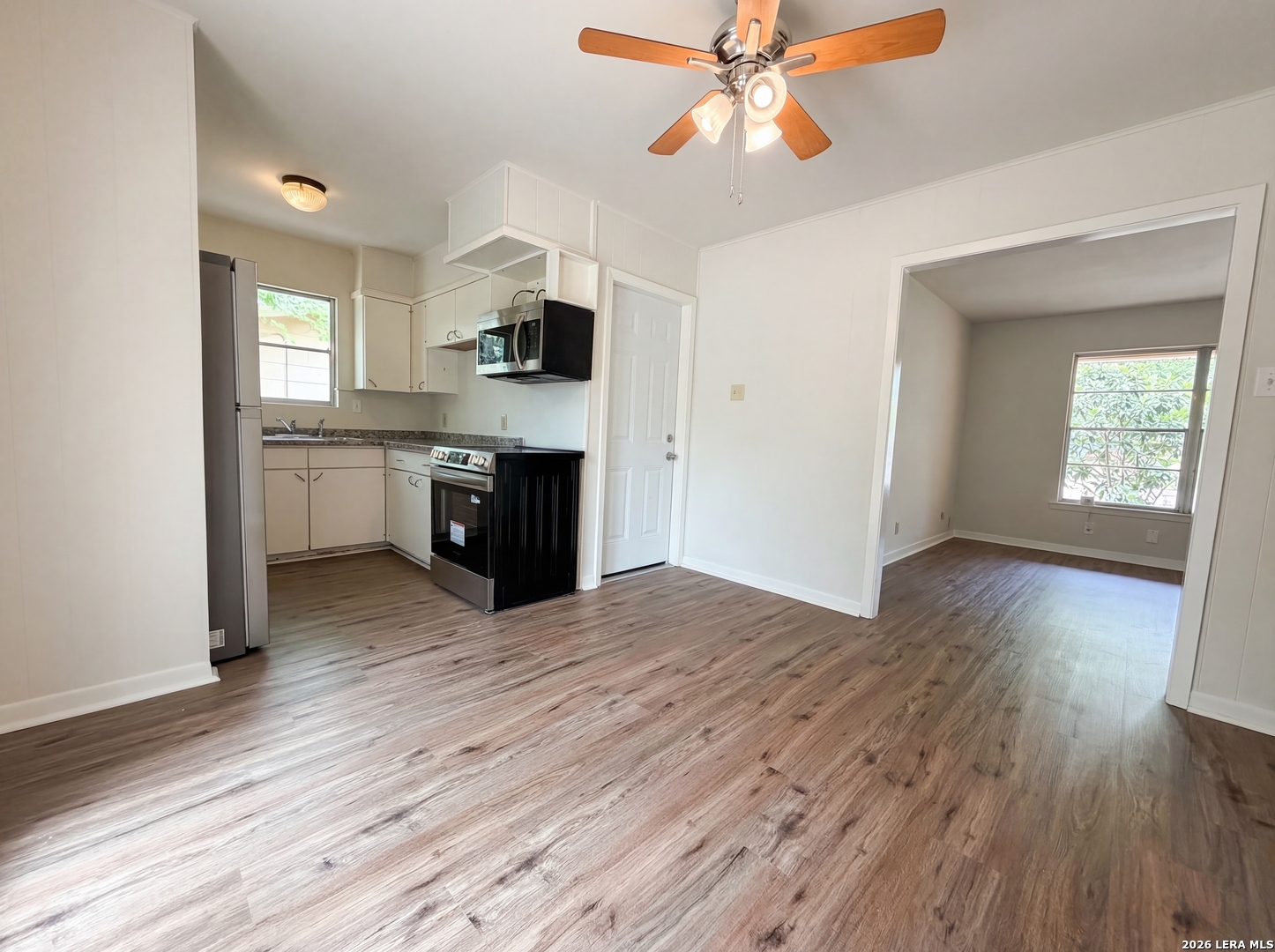 125 Scott Universal City TX 78148