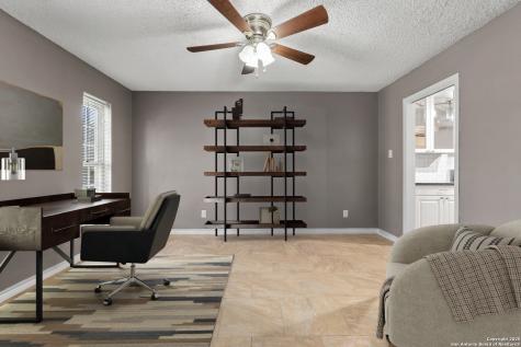5203 Metcalf Windcrest TX 78239